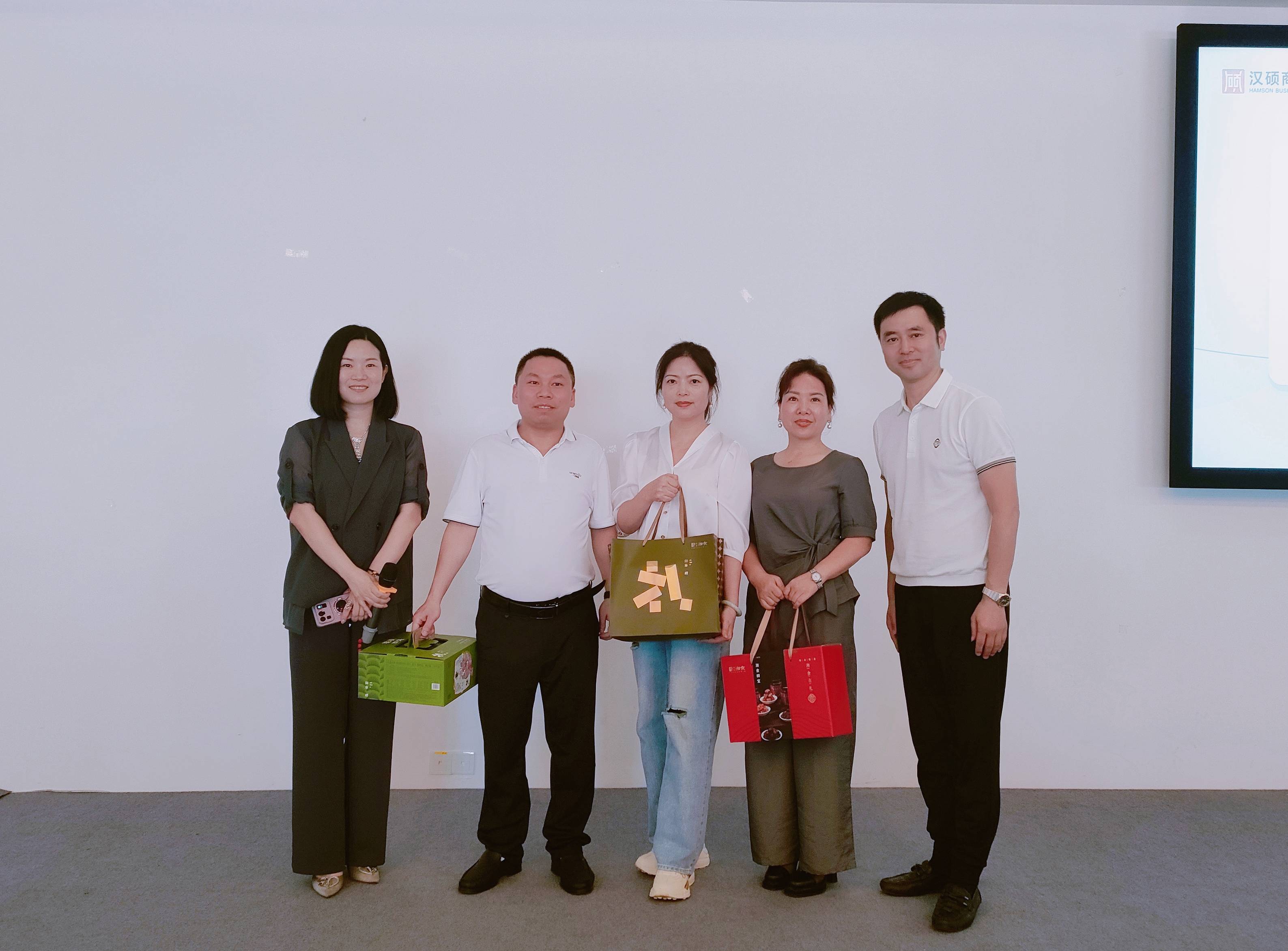 fa45846102de3af3d7bab56082aef83.jpg